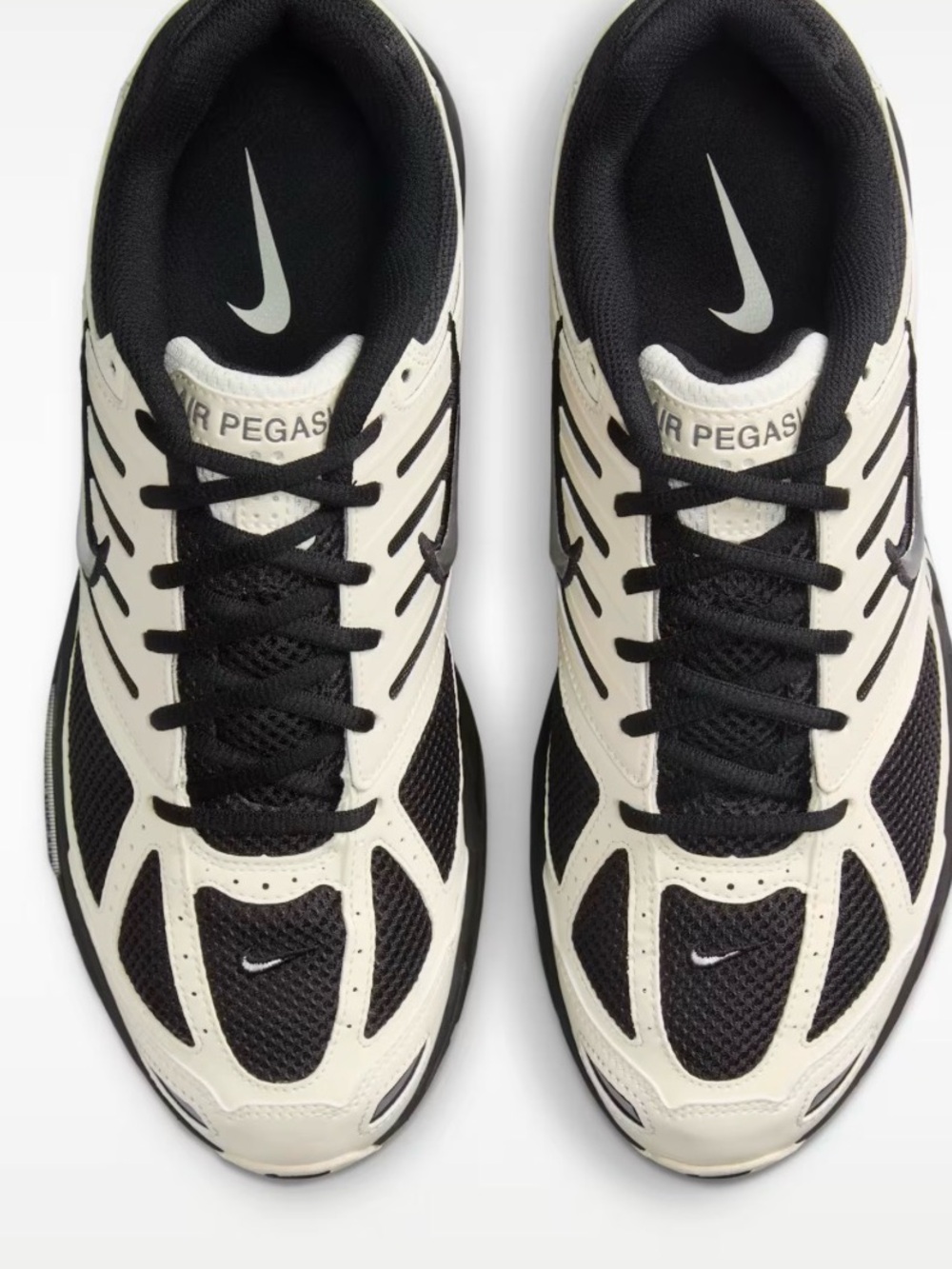 Nike Black and White Running Sneakers